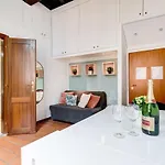 Bbl - Trevi 2Bdr Apartment